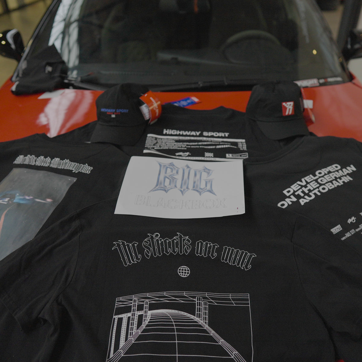 BIG BLACK BOX - 3 Shirts + 3 Sweatshirts + 2 Cap